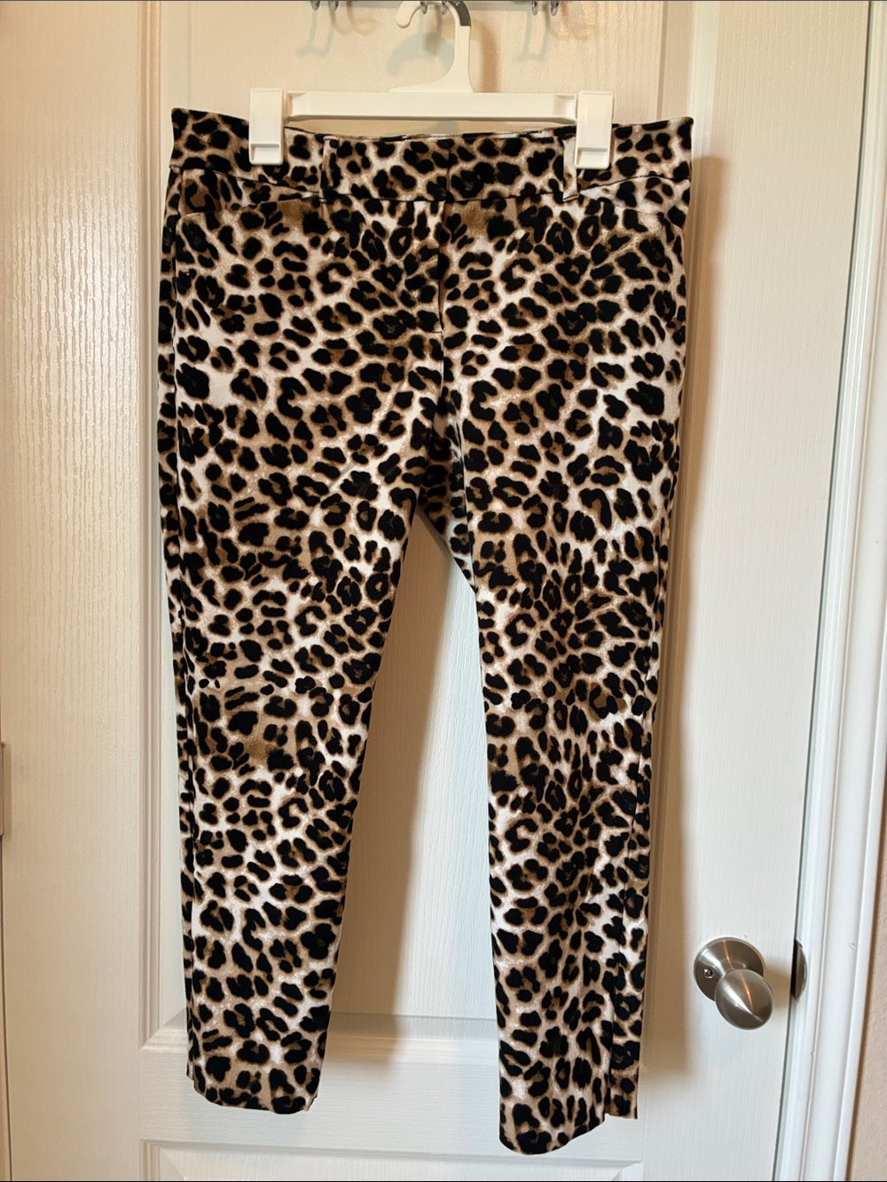 Leopard Print Women's Jeggings - Beige & Black